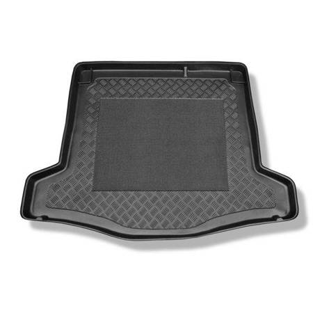 Tapis de coffre pour Ford Focus II Berline (2004-02.2011) - bac de coffre - protection de coffre voiture - Aristar - Standard